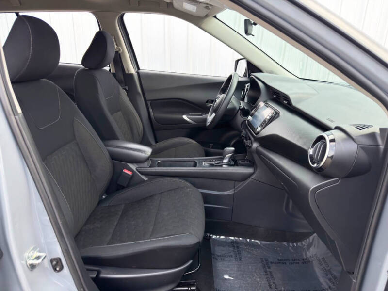 2022 Nissan Kicks SV