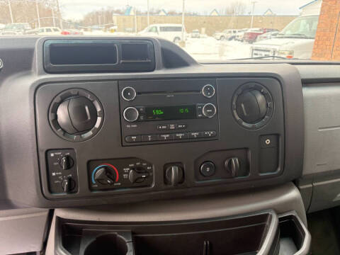 2013 Ford E-Series E-350 SD XLT