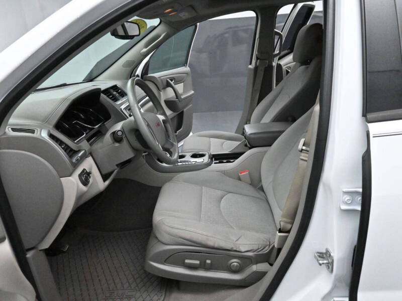 2016 GMC Acadia SLE-2