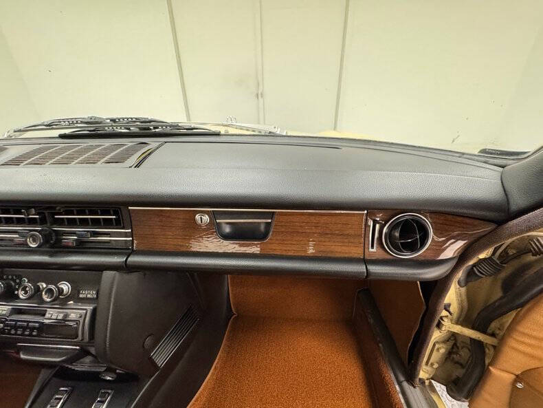 1975 Mercedes-Benz 300-Class