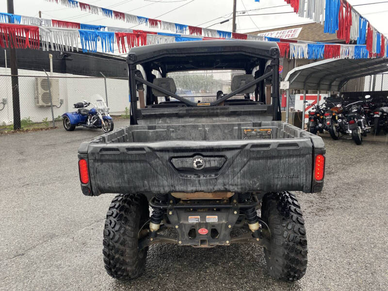 2019 Can-Am Defender HD8