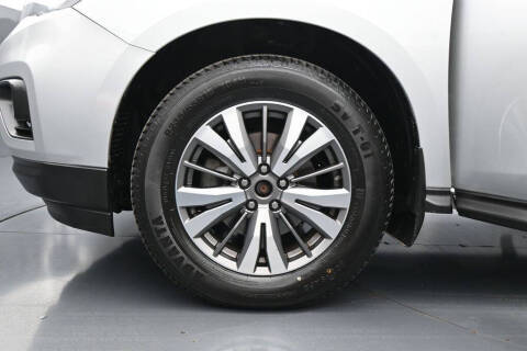 2017 Nissan Pathfinder SL