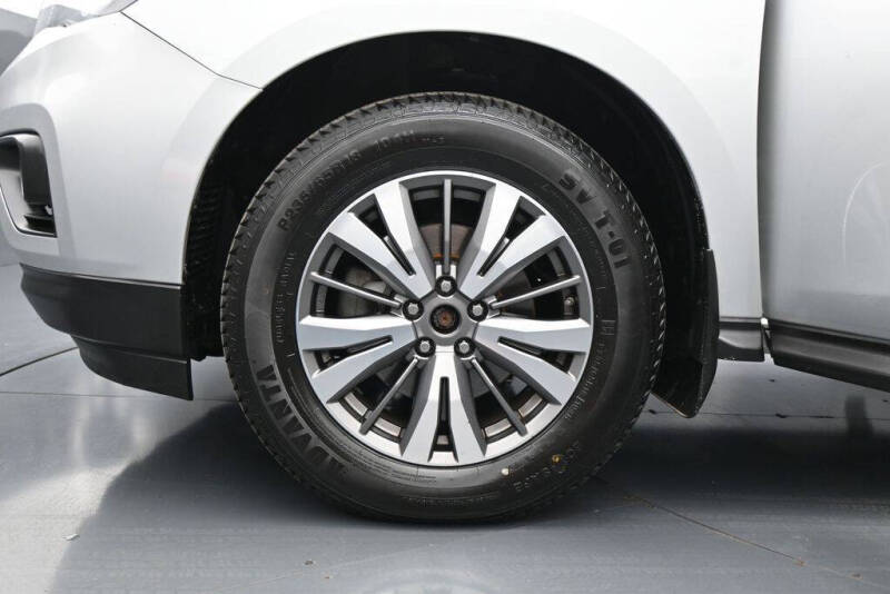 2017 Nissan Pathfinder SL