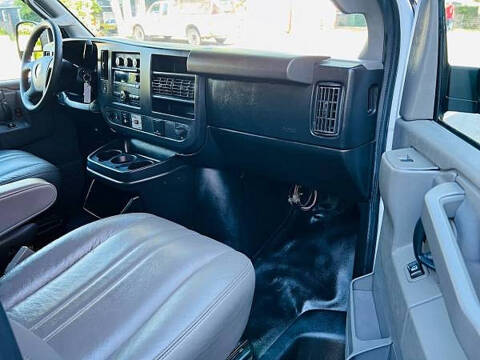 2017 Chevrolet Express 2500