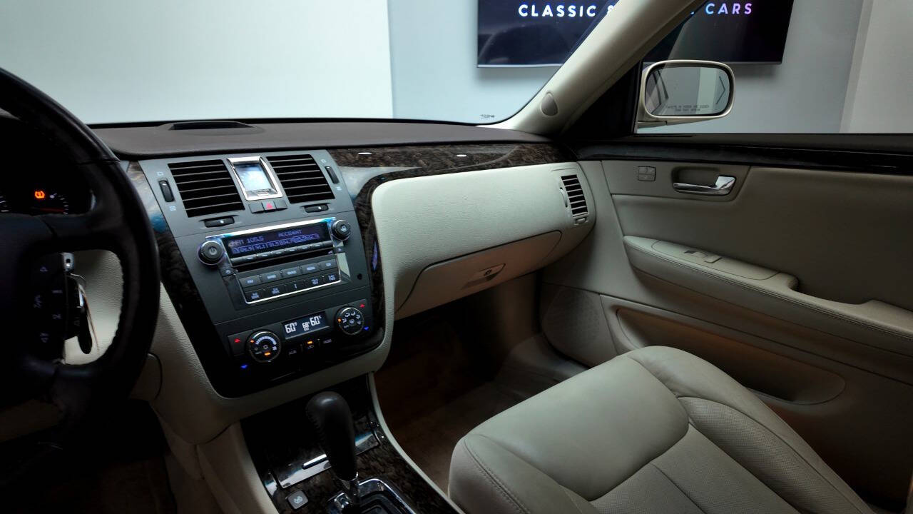 2009 Cadillac DTS 31