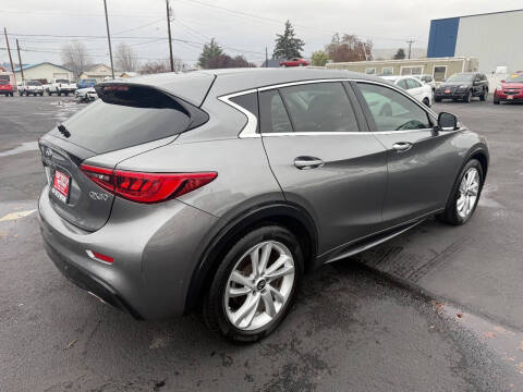 2018 Infiniti QX30 Luxury