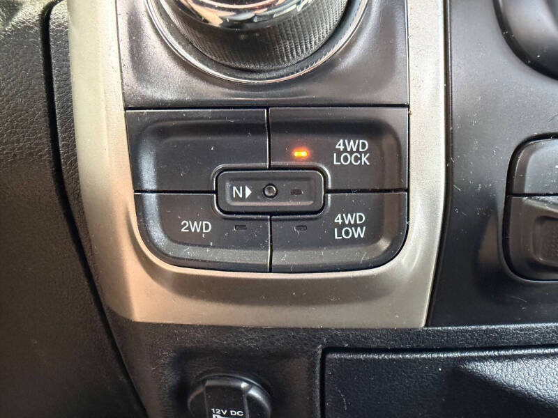 2017 RAM 1500 SLT