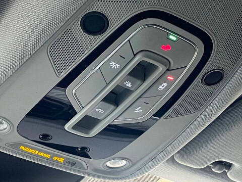 2022 Audi e-tron quattro Premium Plus