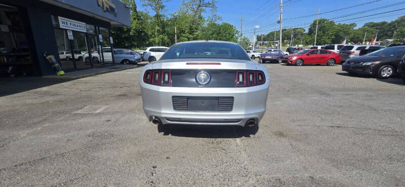 2014 Ford Mustang V6