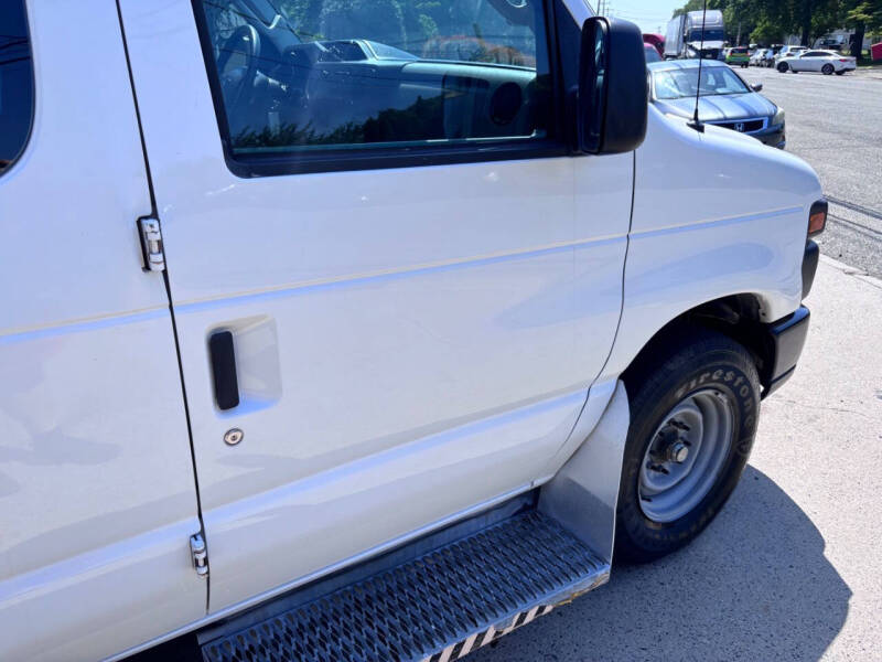 2011 Ford E-Series E-350 SD