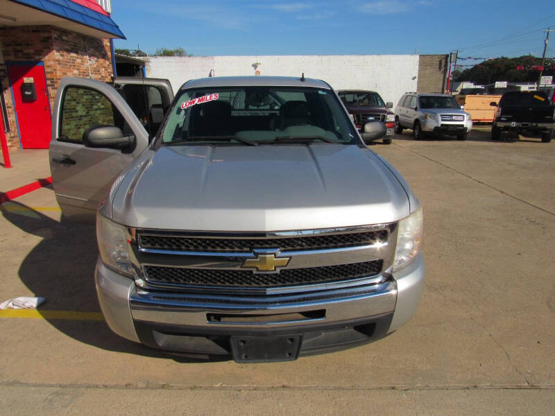 2011 Chevrolet Silverado 1500 LS photo 8