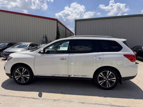 2017 Nissan Pathfinder Platinum