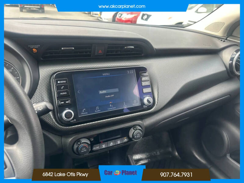 2022 Nissan Kicks SV