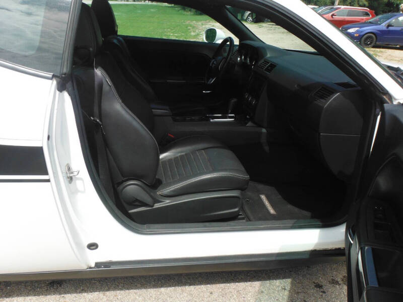 2013 Dodge Challenger SXT Plus