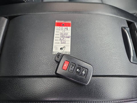 2017 Toyota Highlander SE