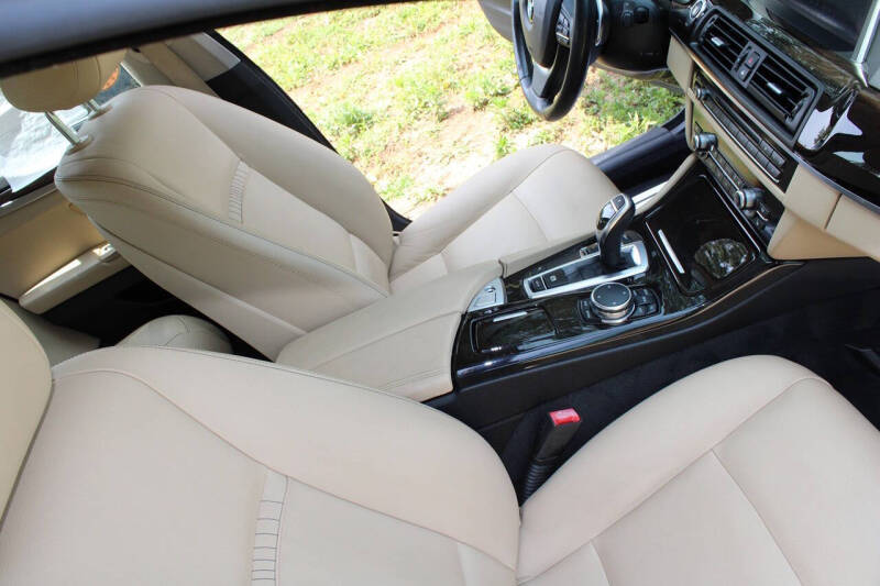 2016 BMW 5 Series 528i
