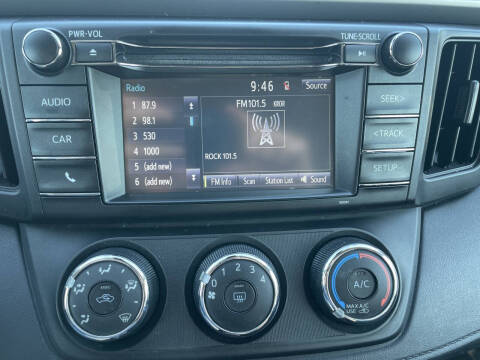 2017 Toyota RAV4 LE