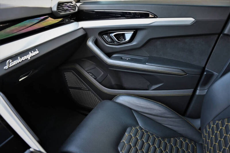 2020 Lamborghini Urus