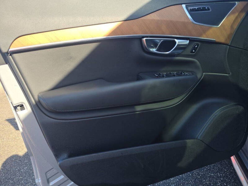 2025 Volvo XC90 B6 Plus Bright Theme 7P