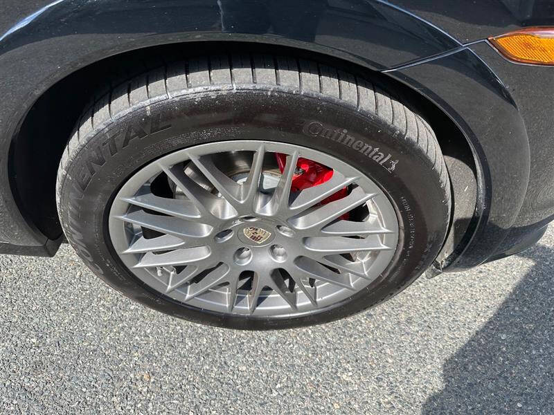 2013 Porsche Cayenne GTS