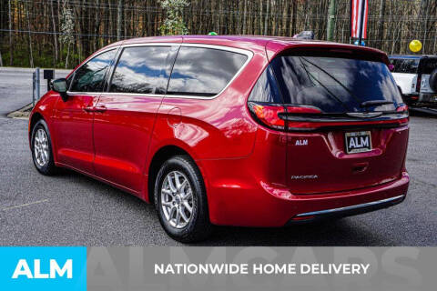 2024 Chrysler Pacifica Touring L