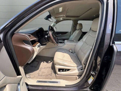 2017 Cadillac Escalade Luxury