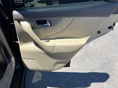 2013 Infiniti FX37
