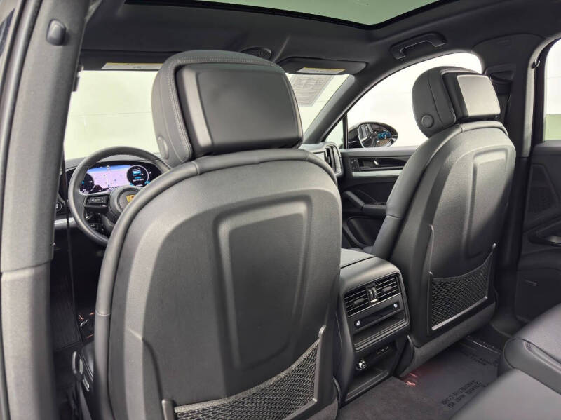 2024 Porsche Cayenne Coupe