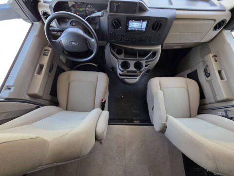 2017 Winnebago Minnie Winnie