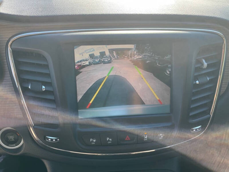 2015 Chrysler 200 C