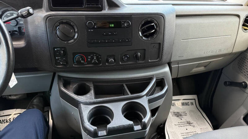 2011 Ford E-Series E-350 SD XL