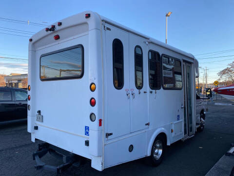 2013 Ford E-Series E-350 SD