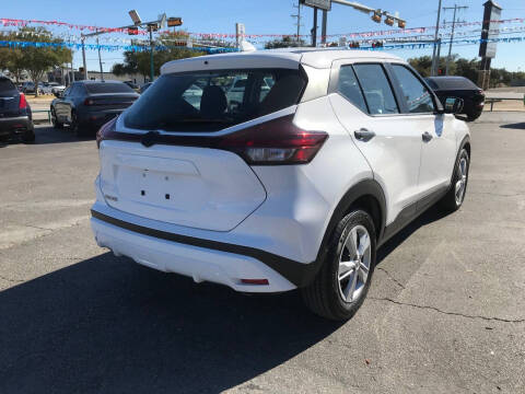 2022 Nissan Kicks S