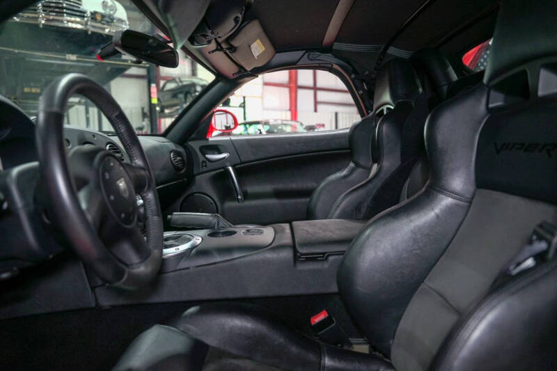 2004 Dodge Viper SRT-10