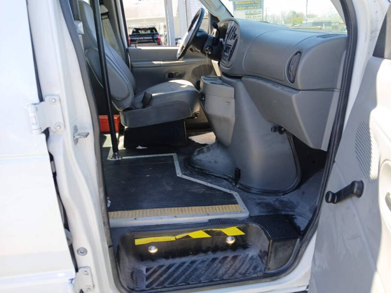 2006 Ford E-Series E-250