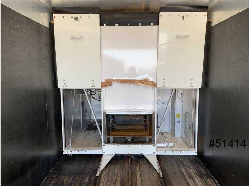 2018 Freightliner M2 106