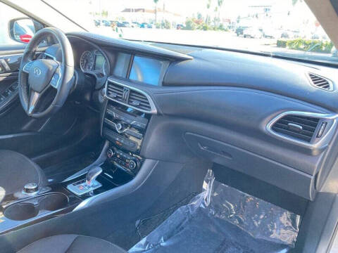 2019 Infiniti QX30 Pure