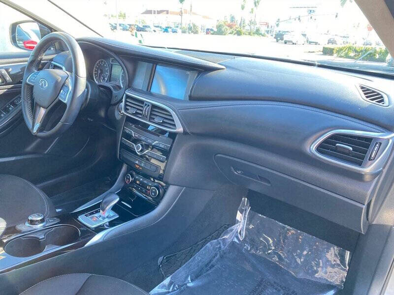 2019 Infiniti QX30 Pure