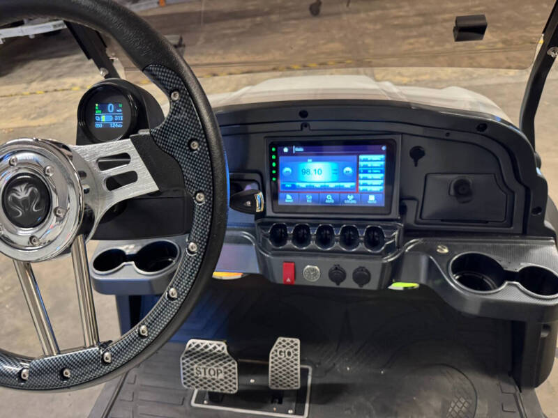 2023 VENOM 4 SEATER CUSTOM GOLF CART