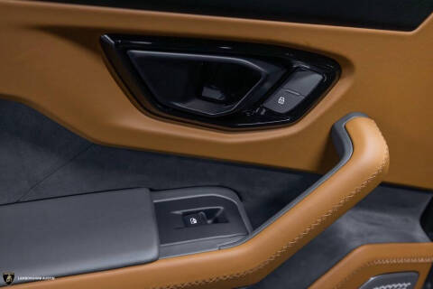 2025 Lamborghini Urus SE