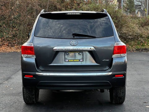 2012 Toyota Highlander SE