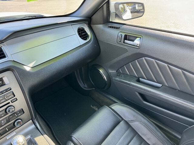 2013 Ford Mustang V6 Premium