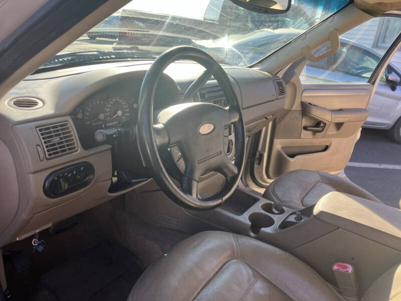 2004 Ford Explorer XLT
