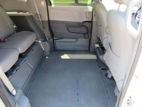 2016 Toyota Sienna LE Mobility 7-Passenger