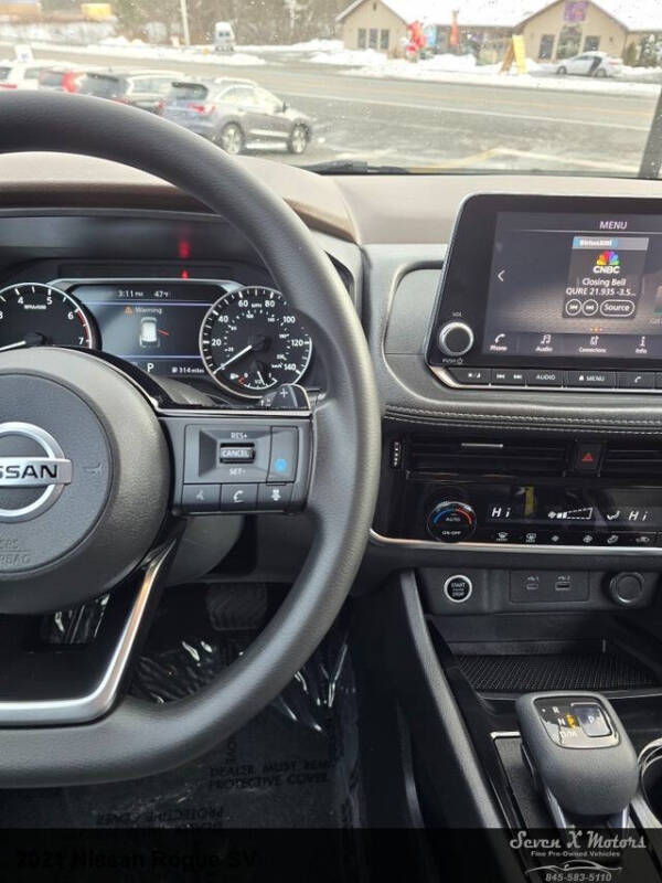 2021 Nissan Rogue SV