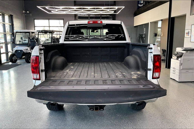 2017 RAM 1500 SLT