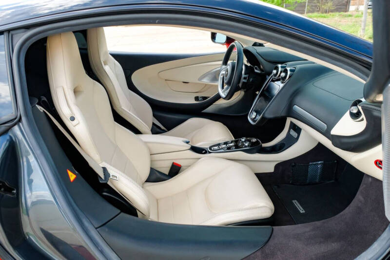 2021 McLaren GT