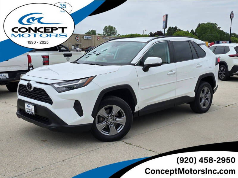 2022 Toyota RAV4 XLE's photo