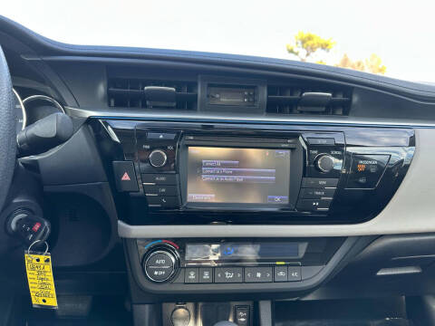 2015 Toyota Corolla LE