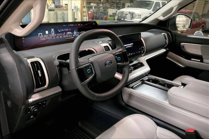 2026 Ford Expedition MAX Active